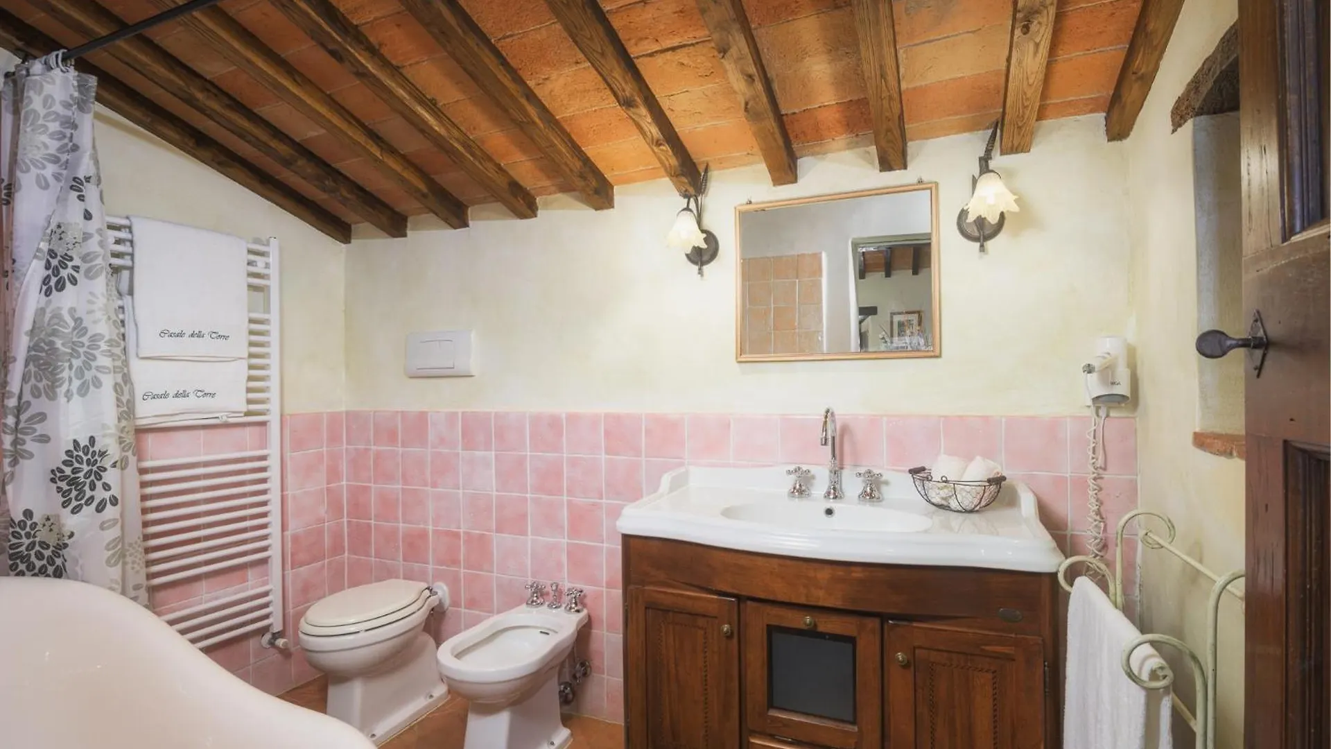 קורטונה Villa Casale Della Torre